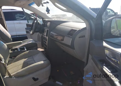 2009 Chrysler Town & Country Touring из США, поврежденный, VIN 2A8HR54189R676555